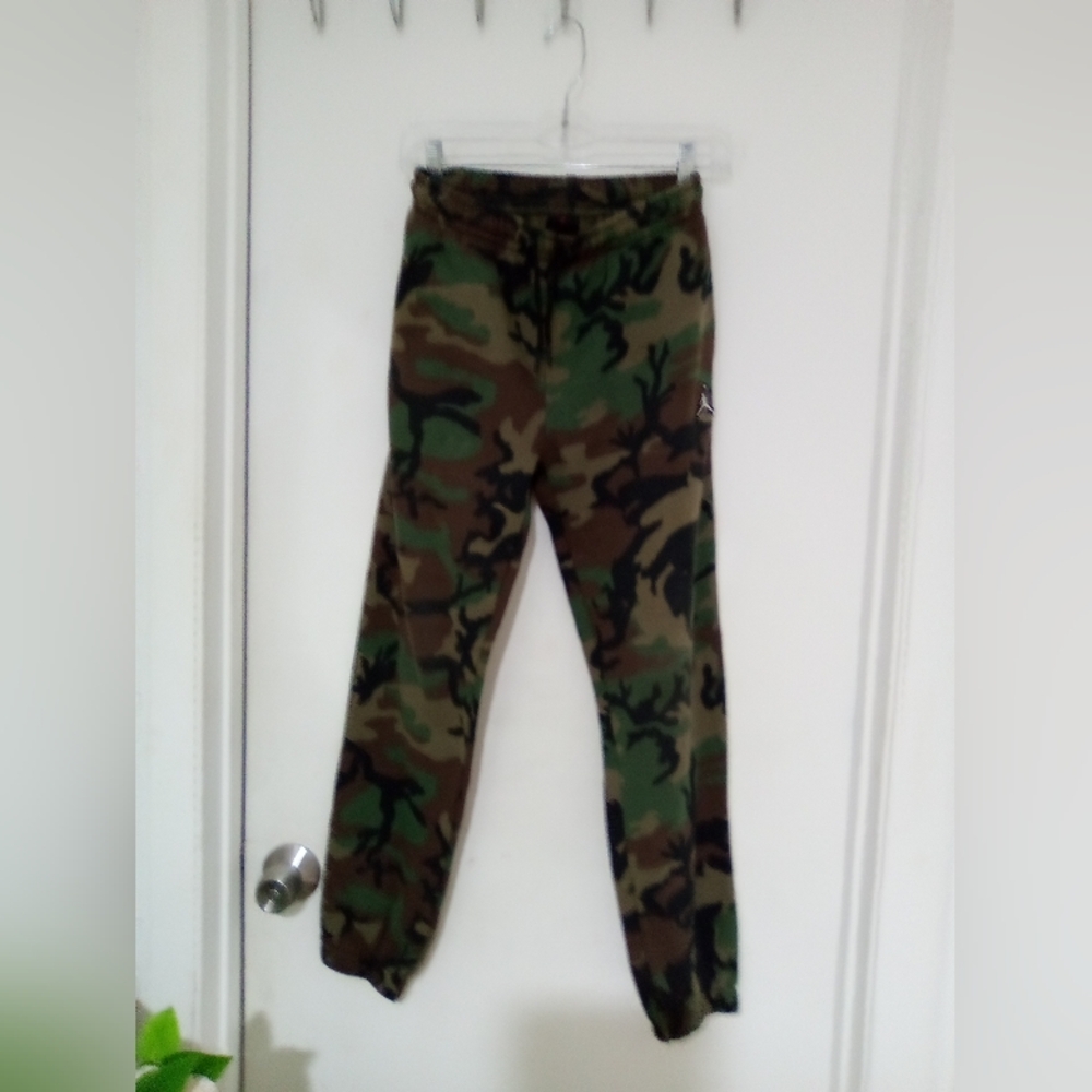 Jordan Camouflage sweatpant joggers pants for youth army style jogg pants size L
